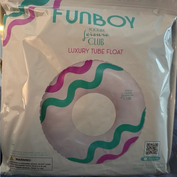 NWOT. FUNBOY Adult Poolside Leisure Club.
43" D Oversized Tube Float for… - Picture 1 of 3